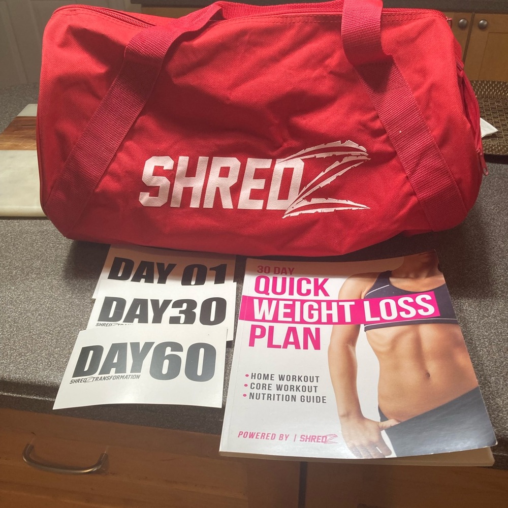ShredZ Gym Bag - Red, progress cards and 30 day quick weight loss plan